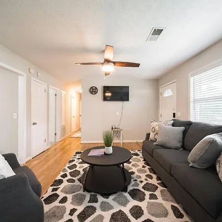 Cozy Brick Ranch Home Owned And Operated By An Army Soldier!!